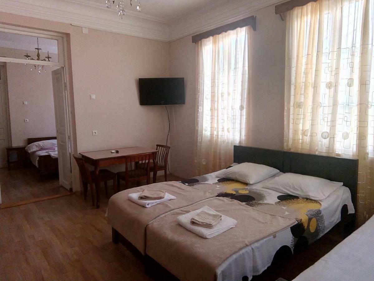 Sunny House Kobuleti Hotell Exteriör bild